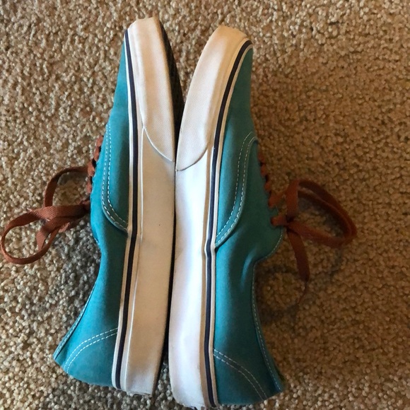 Vans - Picture 2 of 5